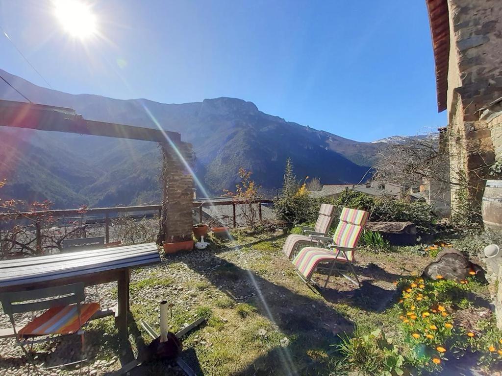 Gite Paisible Au Coeur Des Montagnes A Nohèdes Exterior foto